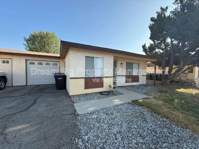 Building Photo - 2328 W Oakland Ave Rental