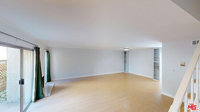 Photo - 5115 Kester Ave Unit 7