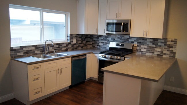 Photo - 1649 257th St