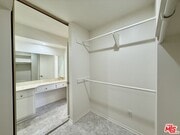 Photo - 5320 Zelzah Ave Unit 314