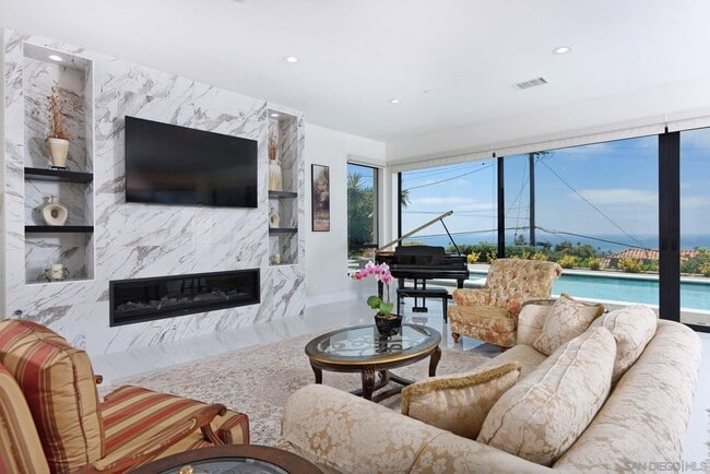 Photo - 1168 Muirlands Vista Way