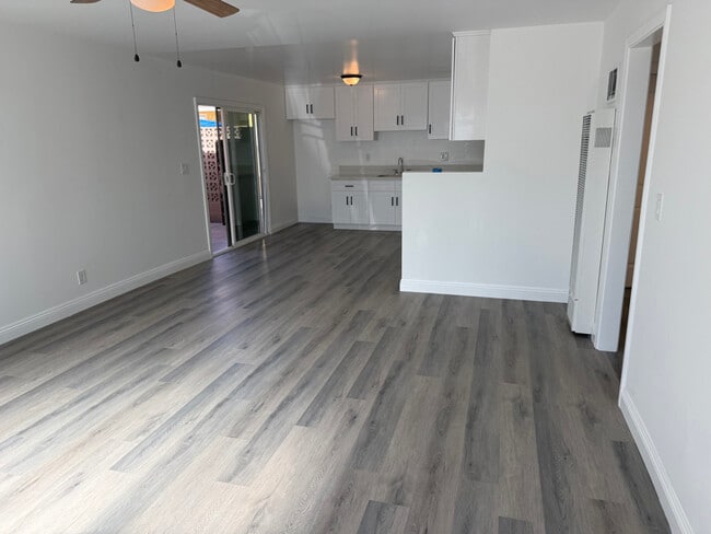 Photo - 3275 Saturn Ave Unit B