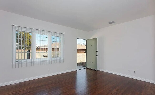 Photo - 2001 Linda Rosa Ct