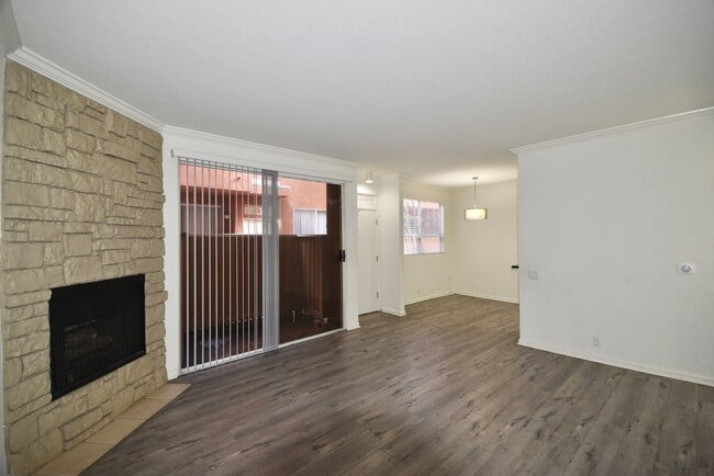 Photo - 11107 La Maida St Unit 103