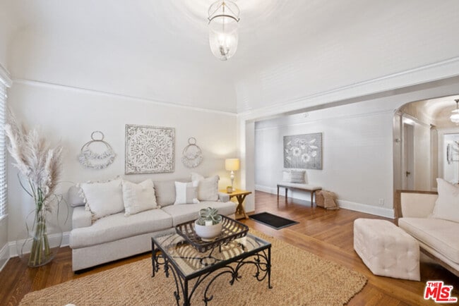 Building Photo - 1408 S Burlington Ave