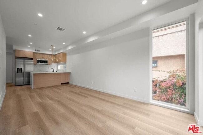 Photo - 2001 Vista Del Mar Ave Unit 4