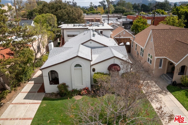 Building Photo - 4360 Kraft Ave