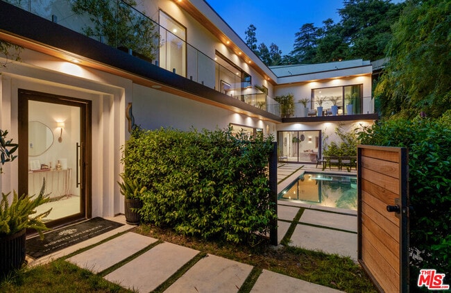 Photo - 1884 Laurel Canyon Rd