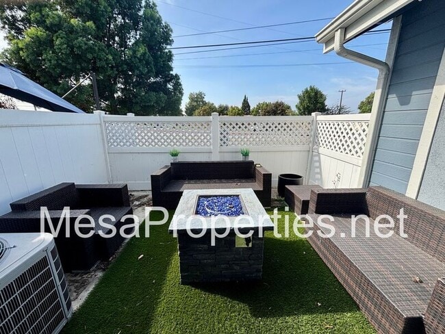 Photo - 118 N Glendora Ave