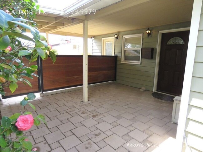 Photo - 1165 Leonard Ave
