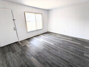 Photo - 917 Cabrillo Dr Townhome