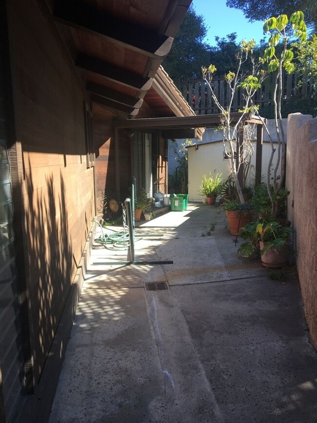 Montecito - One bedroom, one bathroom - Montecito - One bedroom, one bathroom House