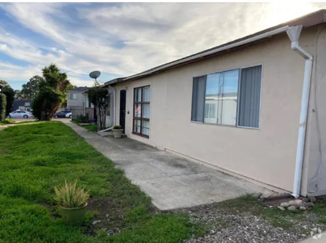 Building Photo - 4460 Clairemont Mesa Blvd Unit 4460 Clairemont Mesa Blvd Rental