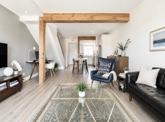 Building Photo - 30902 Club House Dr Unit 20G