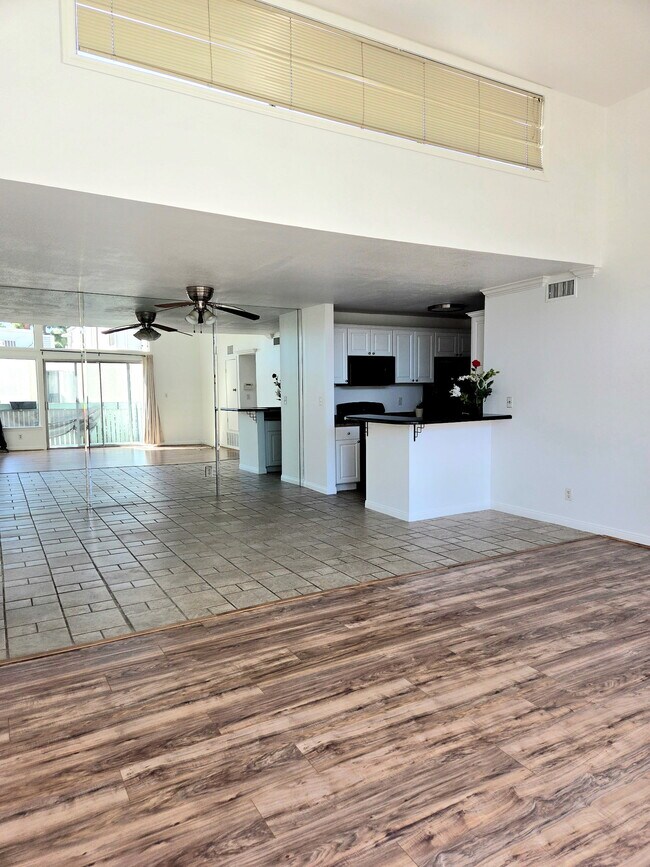 Photo - 5700 Etiwanda Ave Unit 205