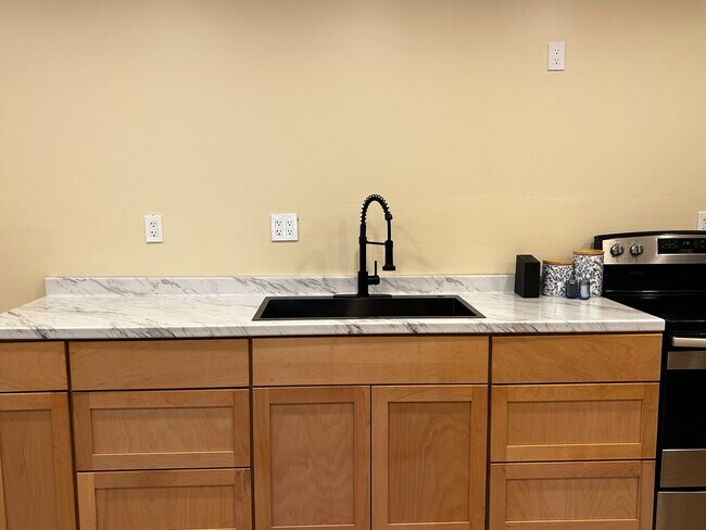 Kitchen - 2235 Sunset Dr Unit #2