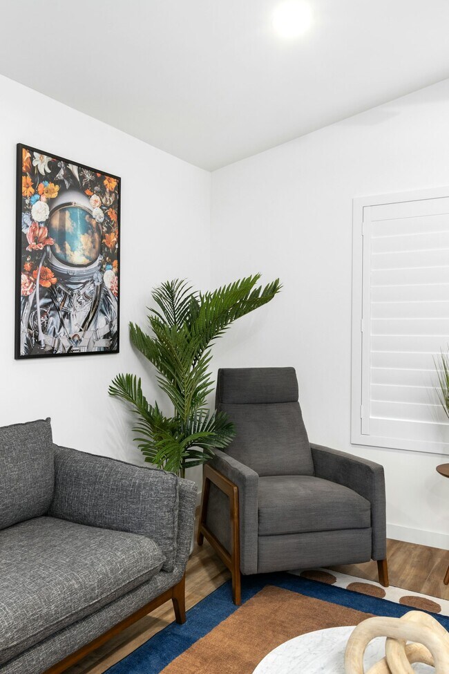 Photo - 663 S Tulip St Unit 1