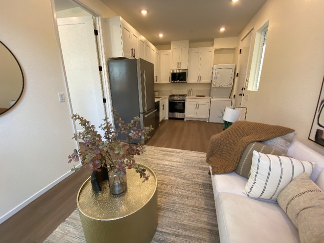 Photo - 3042-3044 J St Unit 103