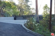 Photo - 14513 Mulholland Dr