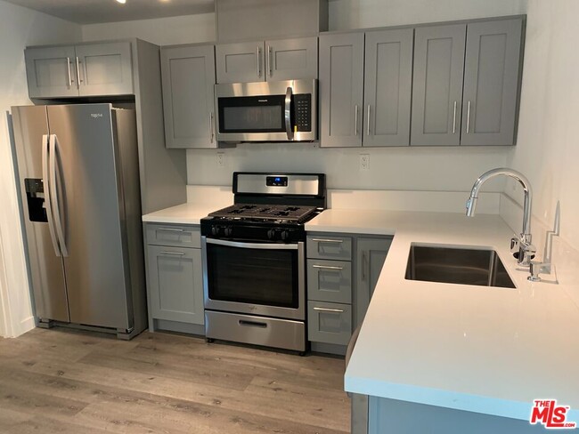 Building Photo - 8923 Orion Ave Rental