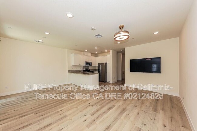 Photo - 41979 Rondo St