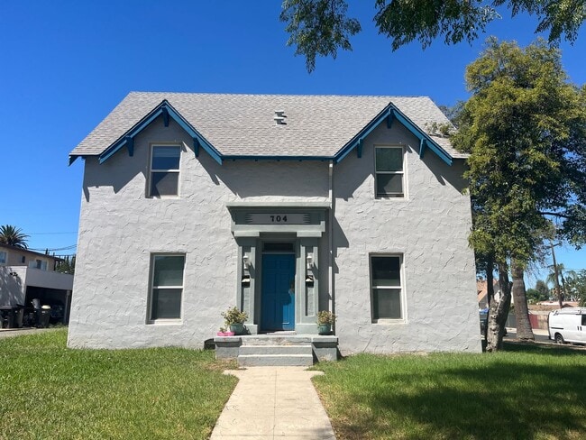 Building Photo - Conveniently located 1-bedroom, 1-bath apa... Unit A Rental