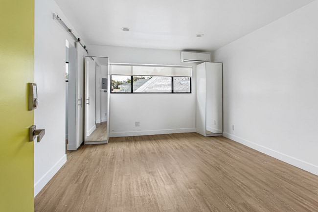 Photo - 1949 Park Grove Ave Unit 9