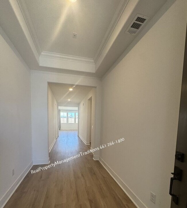 Photo - Modern Spacious 3 + 3 + Flex room