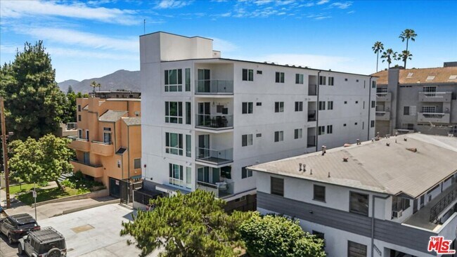 Photo - 10918 Camarillo St Unit 103