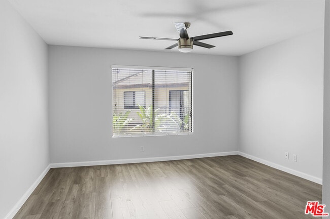 Photo - 620 W Hyde Park Blvd Unit 209