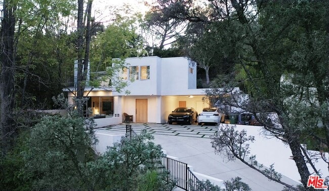 Photo - 2690 Zorada Dr