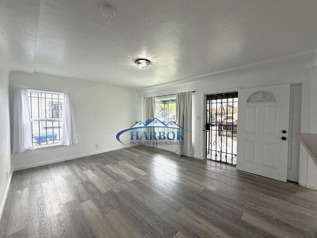 Photo - 239 E 90th St