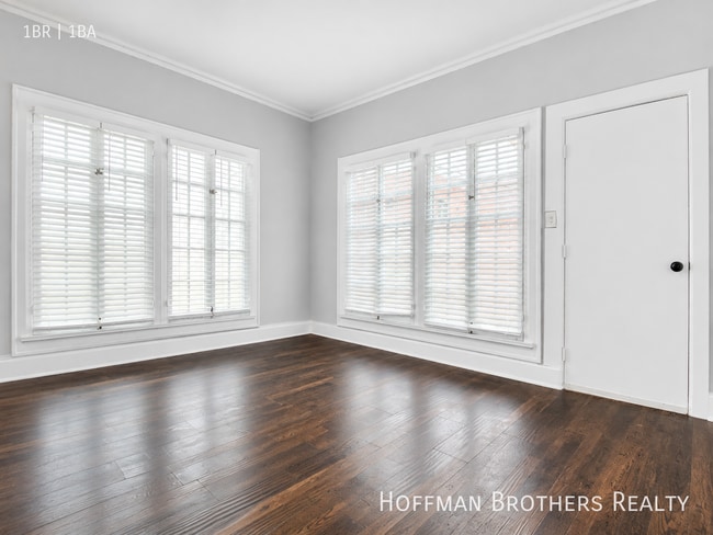Building Photo - 1834 N Wilton Pl