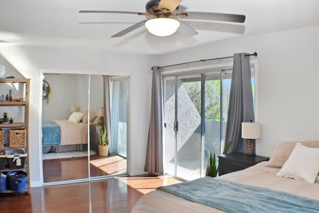 Building Photo - 14141 Paddock St