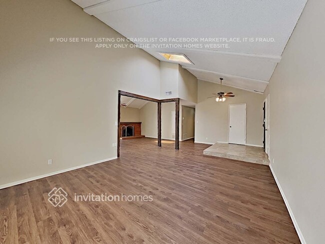 Photo - 2725 Greenleaf Ave