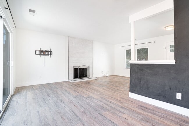 Photo - Dain House Unit 2207