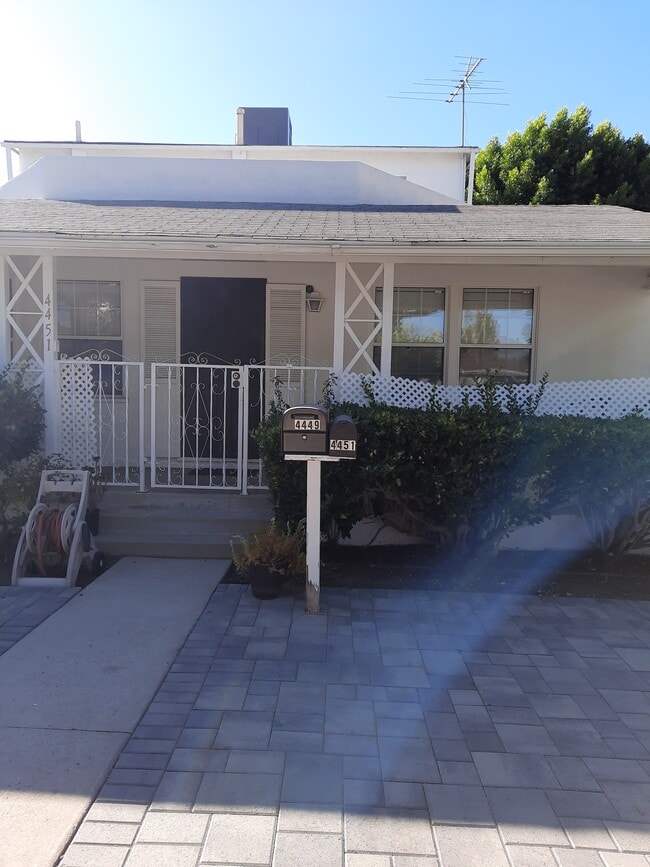 Building Photo - 4451 Stansbury Ave Unit 1