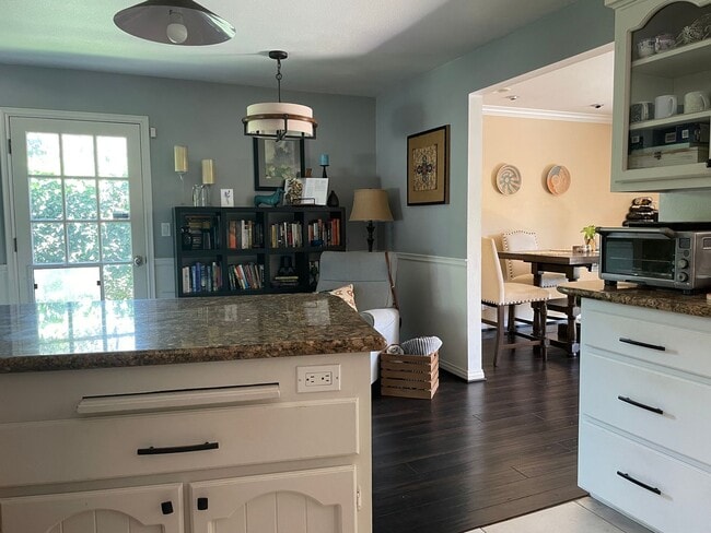 Photo - Spacious East Ventura 4 Bedroom 2 Bath Pool Home