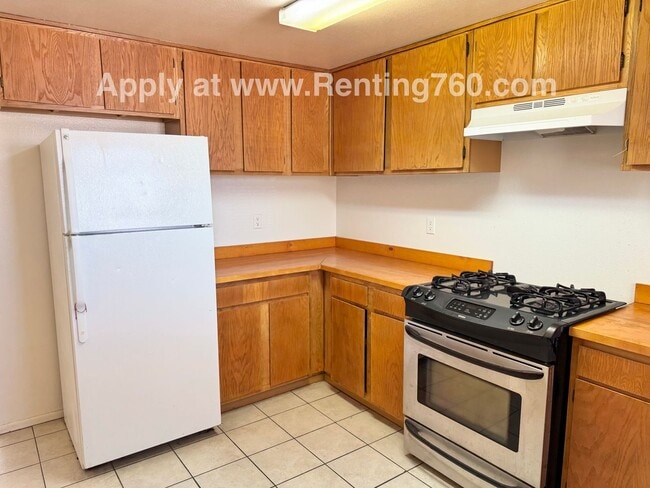 Photo - Spacious 2 Bed 1 Bath Home With Indoor Lau... Unit C - 5827 Bagley Ave