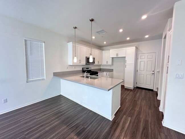 Photo - 335 S Carson Ct