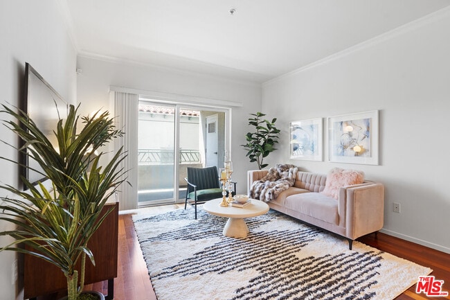 Photo - 906 Serrano Ave Unit 303