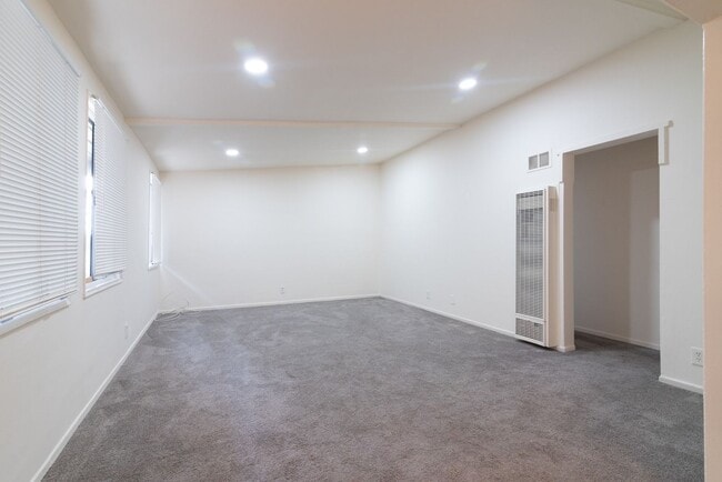 Building Photo - 5025 S Slauson Ave Unit 4 Rental