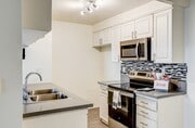 J plan down - 1BR, 1BA - 700sf - Chateau De Ville Apartments