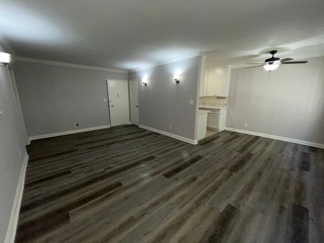 Photo - 345 S Manhattan Pl