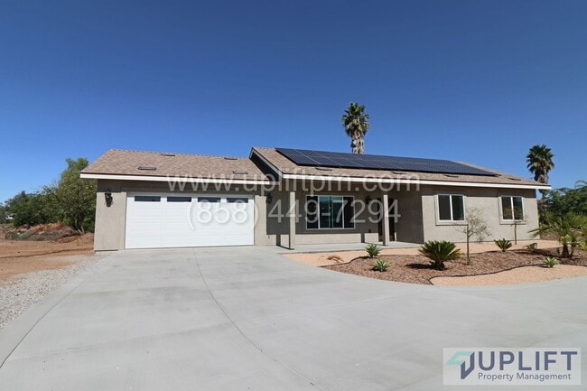 Building Photo - 3 Bed, 2 Bath House, 1200 SqFt.  RECENT BUILD