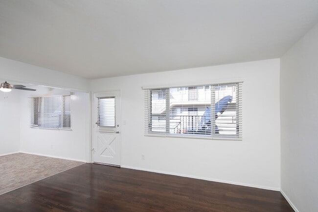 Photo - Talmadge Pacific Apartments