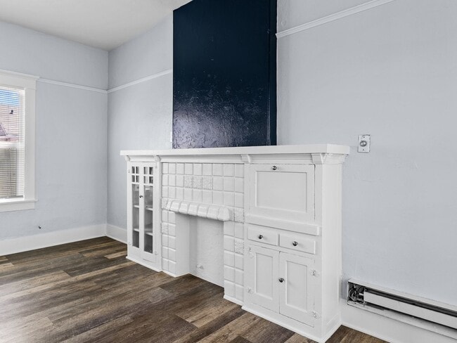 Photo - 1049 E 5th St Unit G