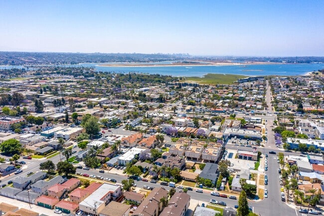 Photo - 2020 Diamond St