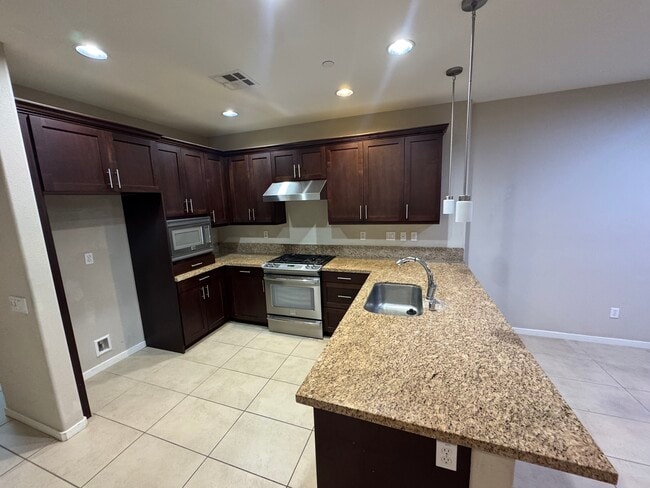 Photo - 1578 W Artesia Sq