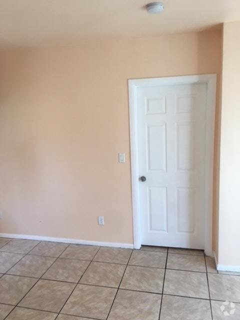 Building Photo - 1358 E 42nd Pl Unit B Rental